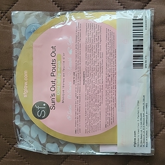 NEW SFGlow 4pcs Gold Foil Lip Masks - Picture 4 of 4